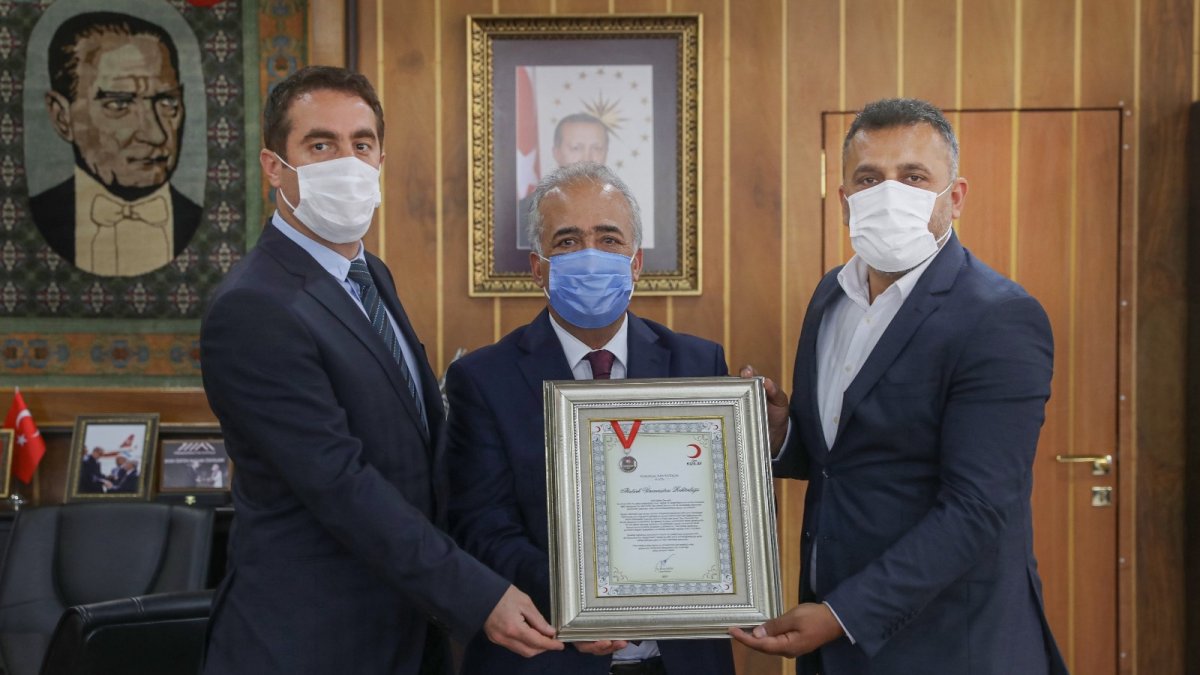 Kızılay'dan Atatürk Üniversitesine platin madalya