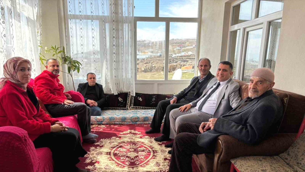 Kızılay'dan yalnız yaşayan yaşlılara bayram ziyareti