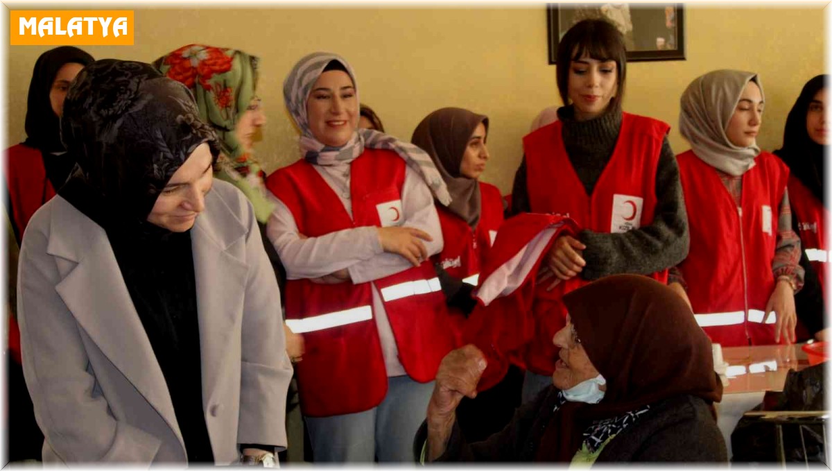 Kızılay ekiplerinden huzurevine ziyaret