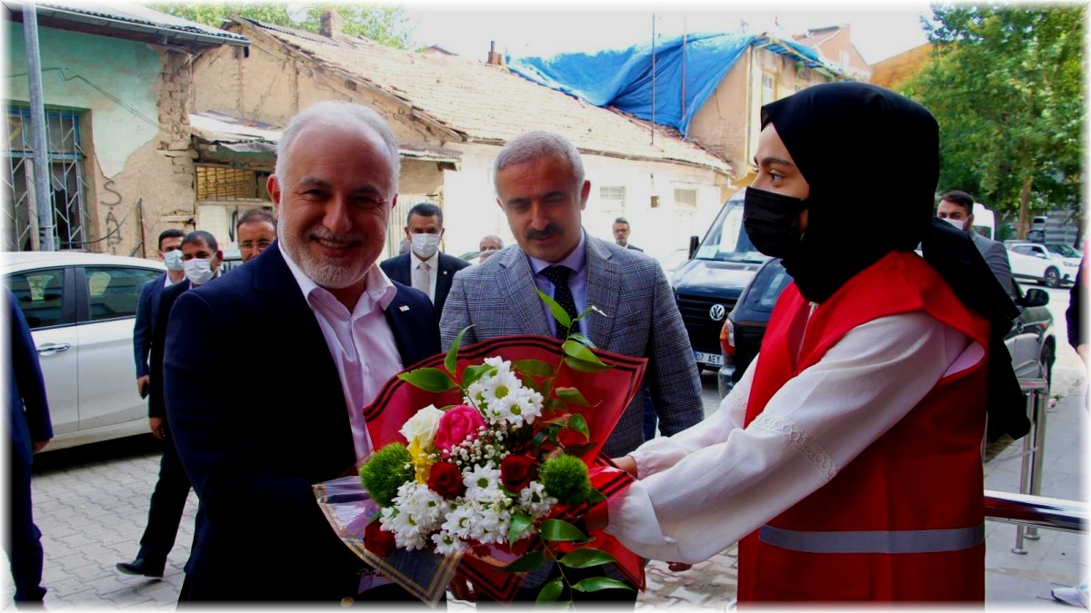 Kızılay Genel Başkanı Kınık: "Elazığ'ımıza yeni afet müdahalesi kapasitesi oluşturabileceğimiz bir lojistik merkez yatırımlarına başlıyoruz"