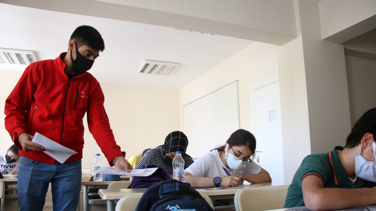 Kızılay'ın eğitim verdiği öğrenciler LGS'ye hazır