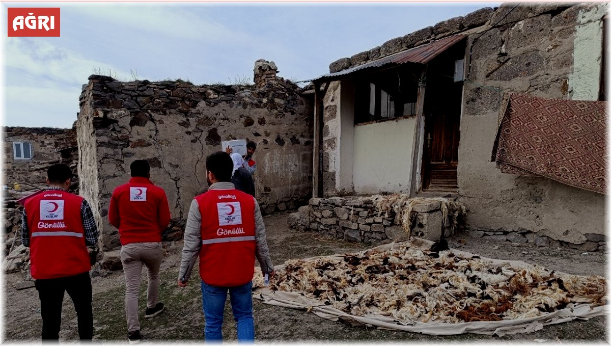 Kızılay'ın eli uzak köylere ulaştı