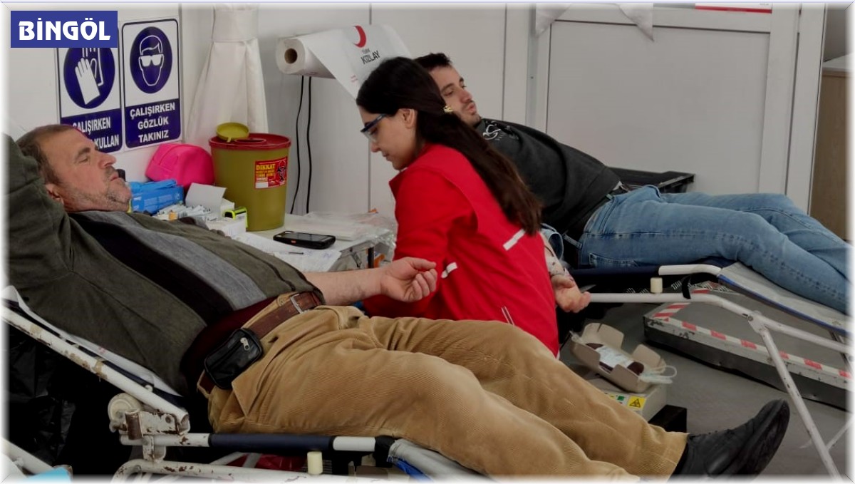 Kızılay kan bağış tırı Bingöl'de