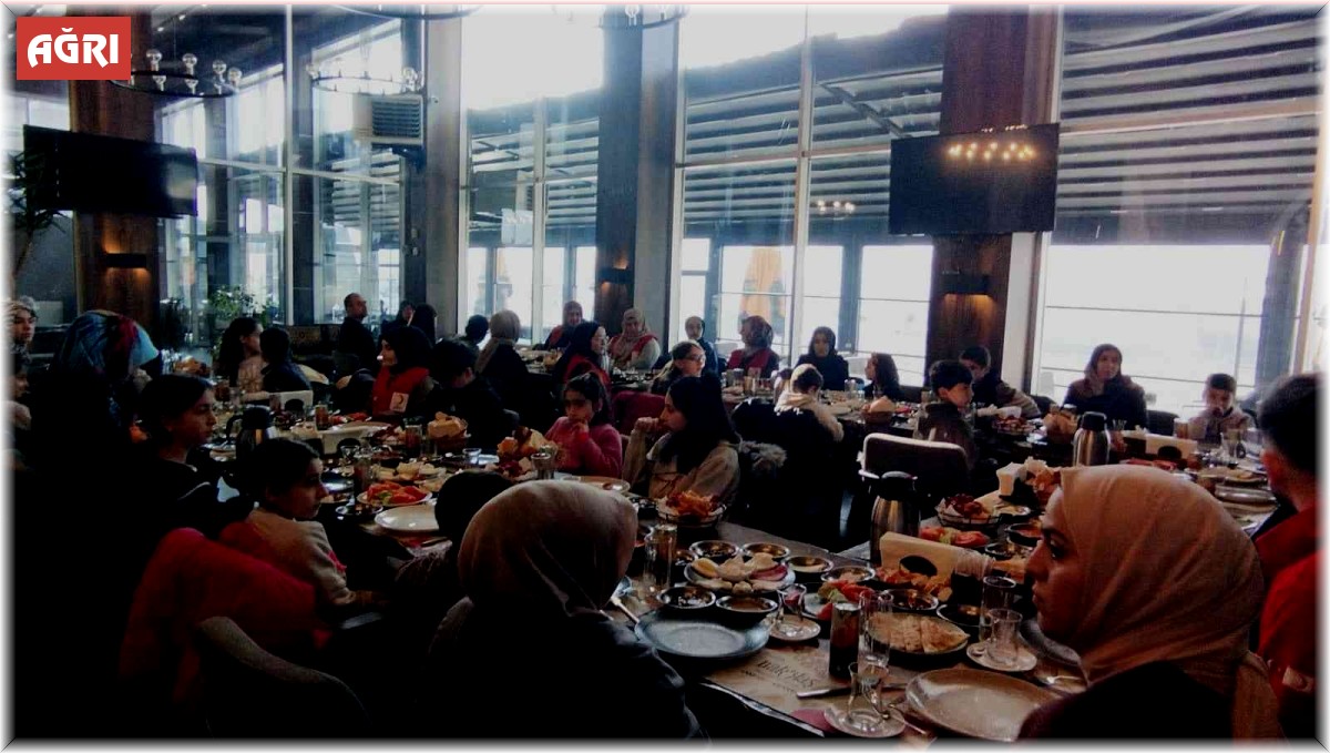 Kızılay Kılavuz Kaptan Yetim Destek Programı Ağrı'da başladı