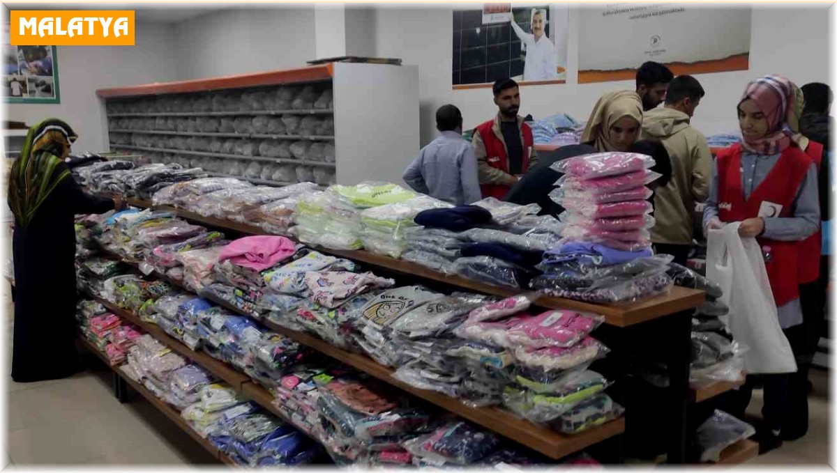 Kızılay Sosyal Market ile depremzedelerin yanında