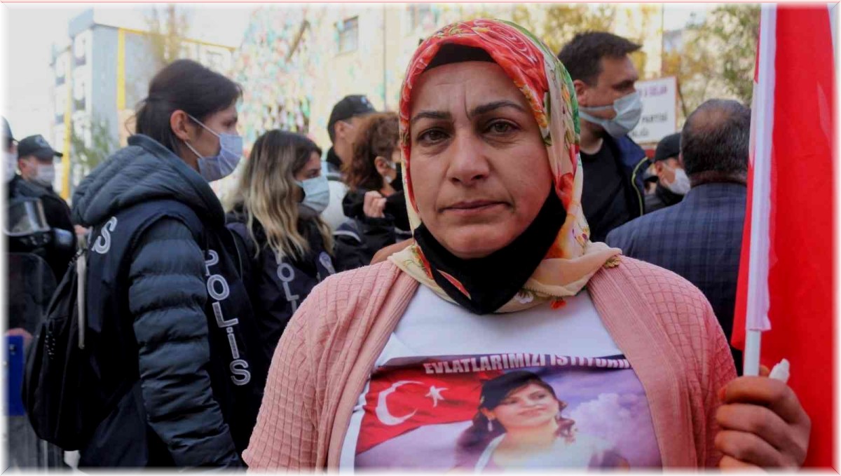 Kızına seslenen Vanlı anne: 'Baban ölmeden gel gör'