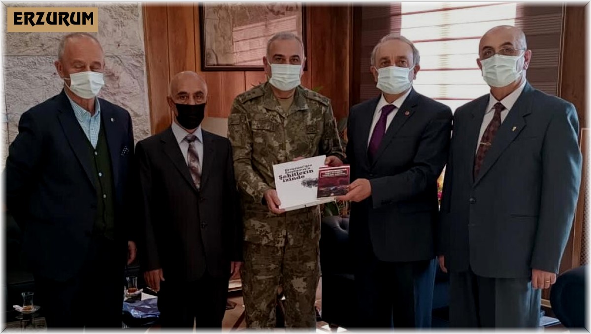 Kolordu komutanı Uzun'a 'Sarıkamış' kitabı