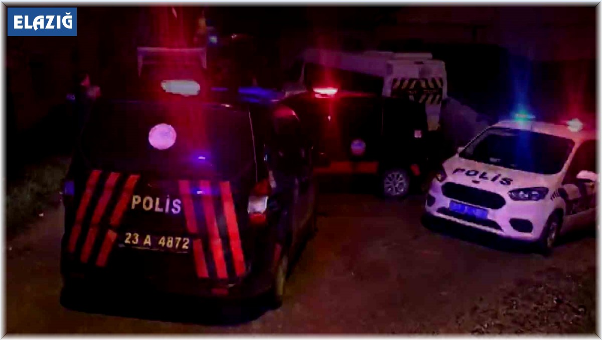 Komşular arasında bıçaklı, sopalı kavga: 3 yaralı