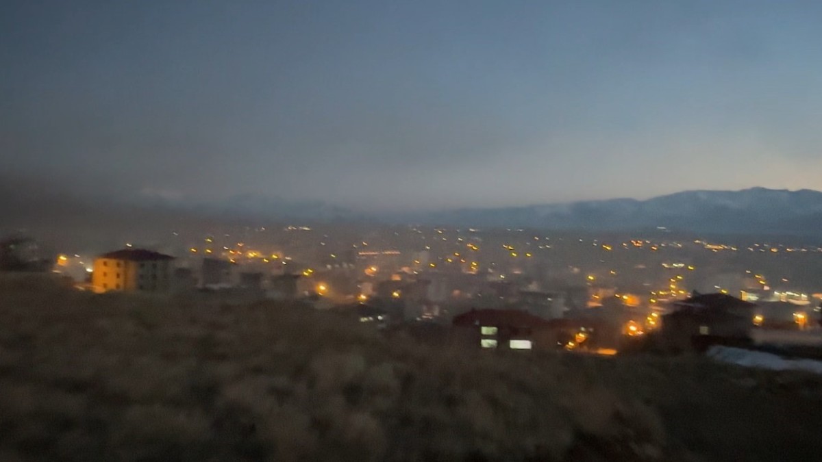 Kömür dumanı Yüksekova'nın nefesini kesti