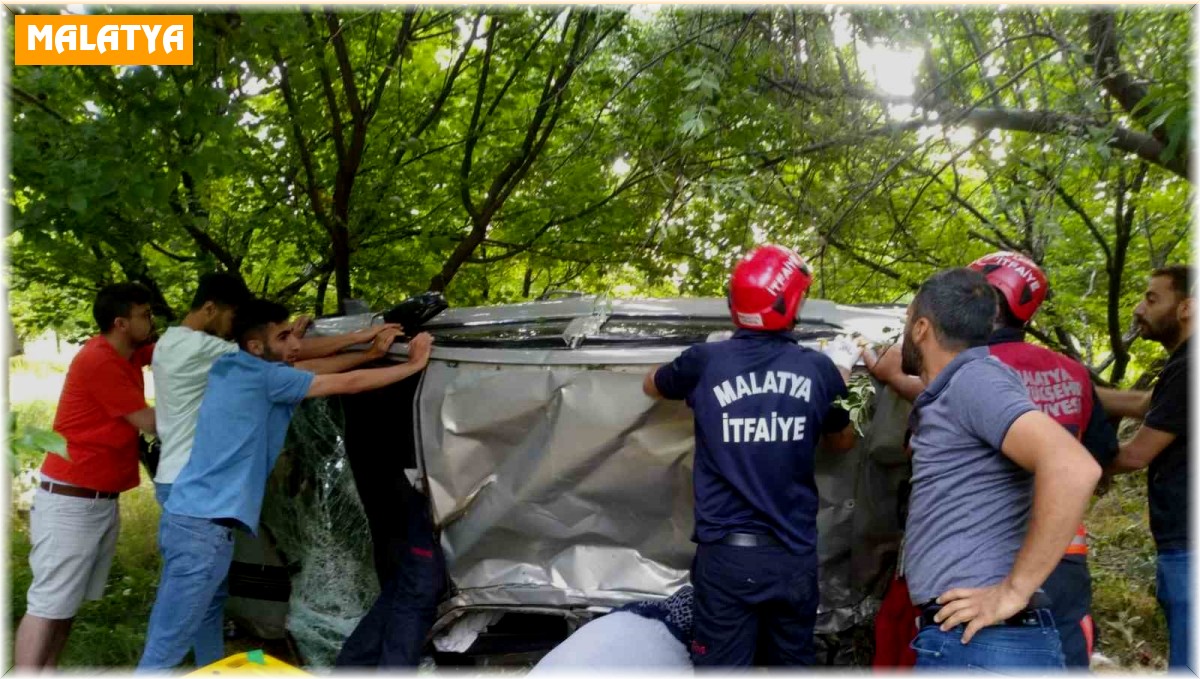 Kontrolden çıkan otomobil takla attı: 4 yaralı