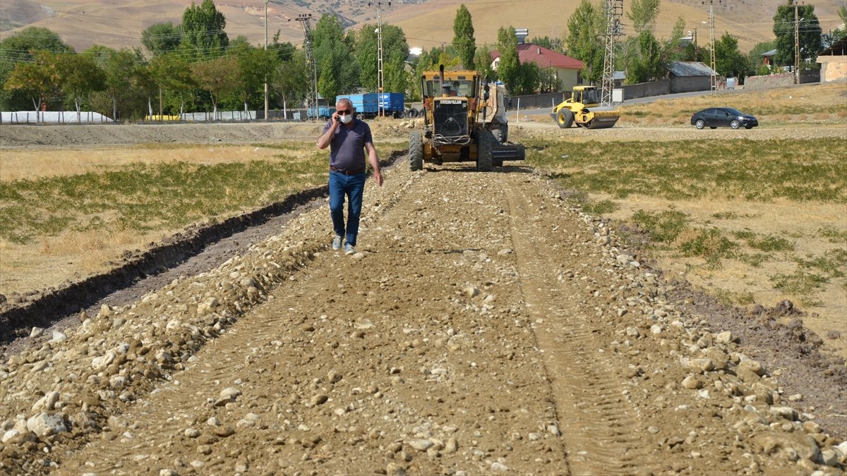 Konukbekler beldesinde alt yapı çalışmaları sürüyor