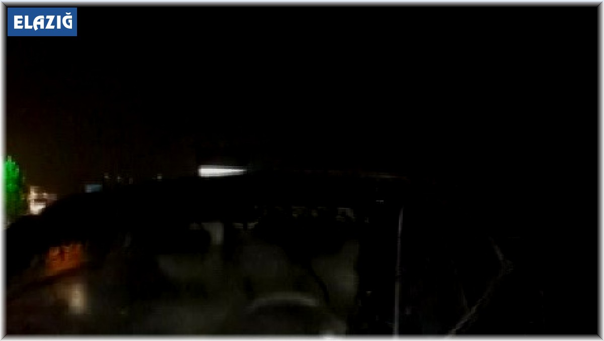 Köpeğe çarpmamak için manevra yapan otomobil şarampole yuvarlandı: 2 yaralı