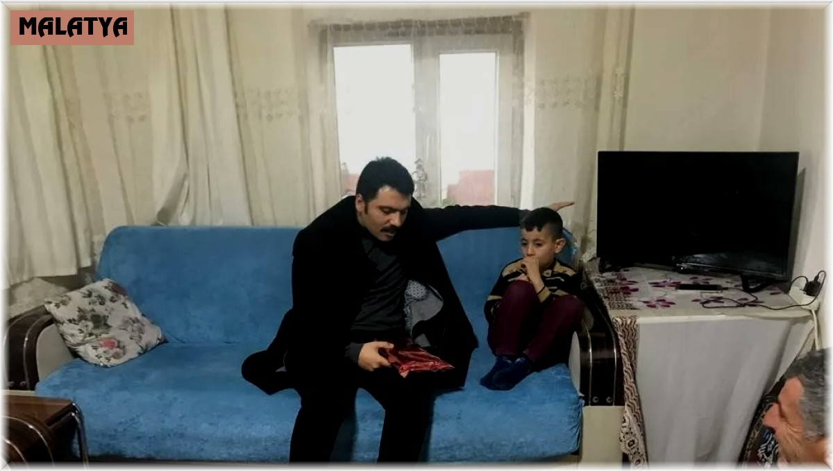 Köpek saldırısına uğrayan çocuk hafif yaralandı