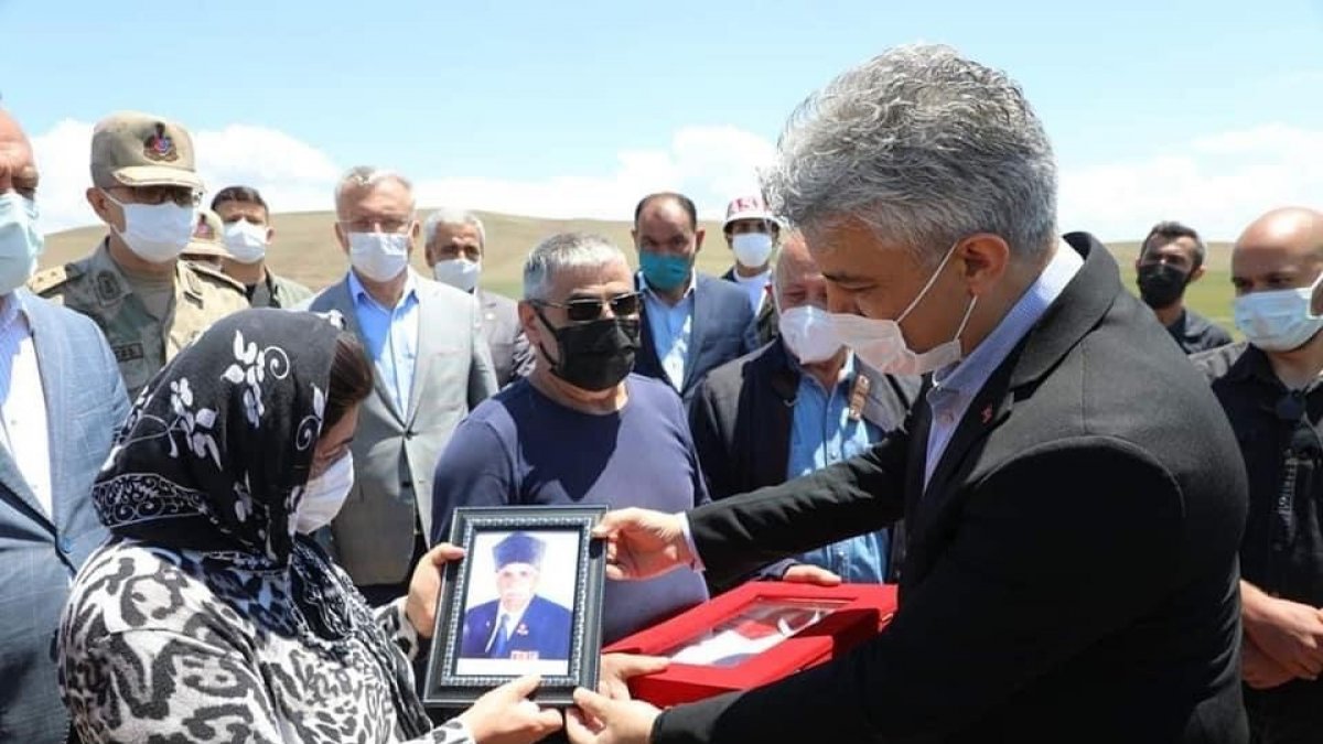 Kore Gazisi, 23 yıl önce kendisi için hazırladığı köy mezarlığına defnedildi