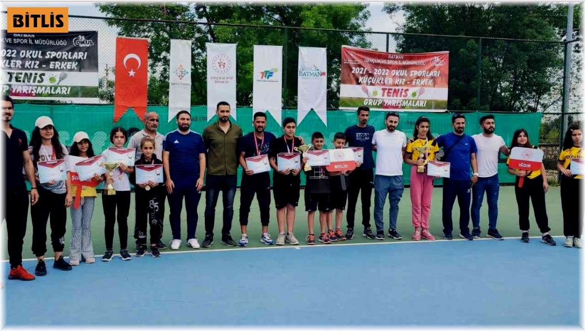 Kort tenisi şampiyonasında büyük başarı