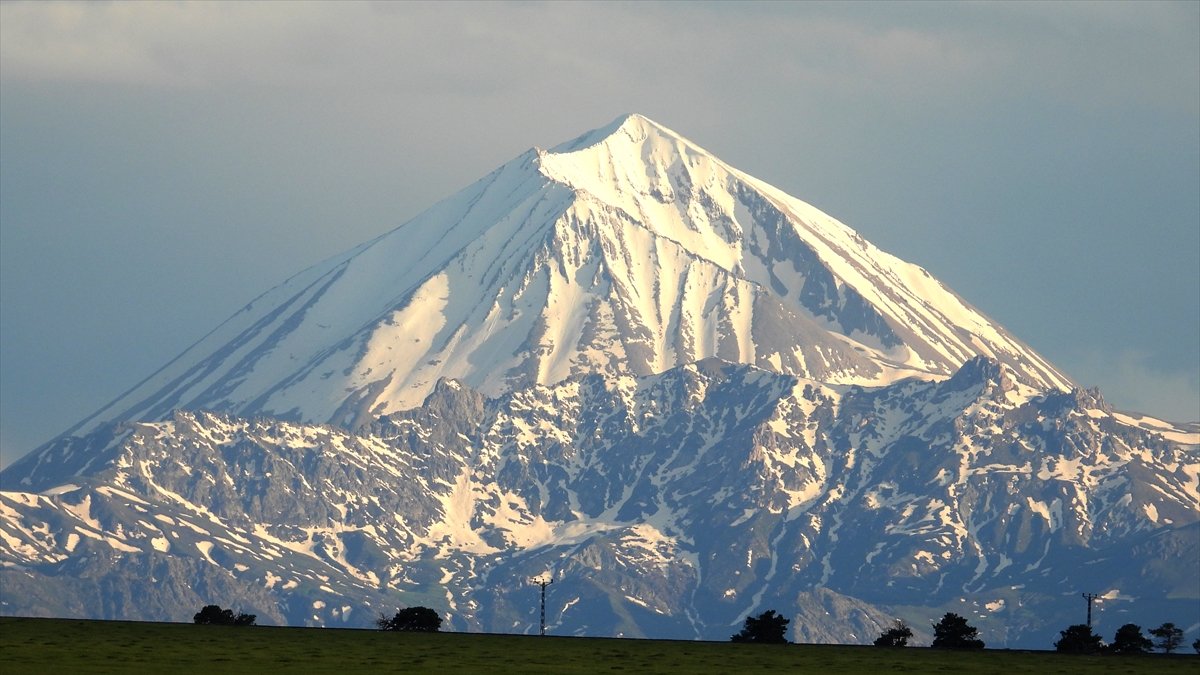 Köse Dağı, Mayıs ayında karla kaplandı