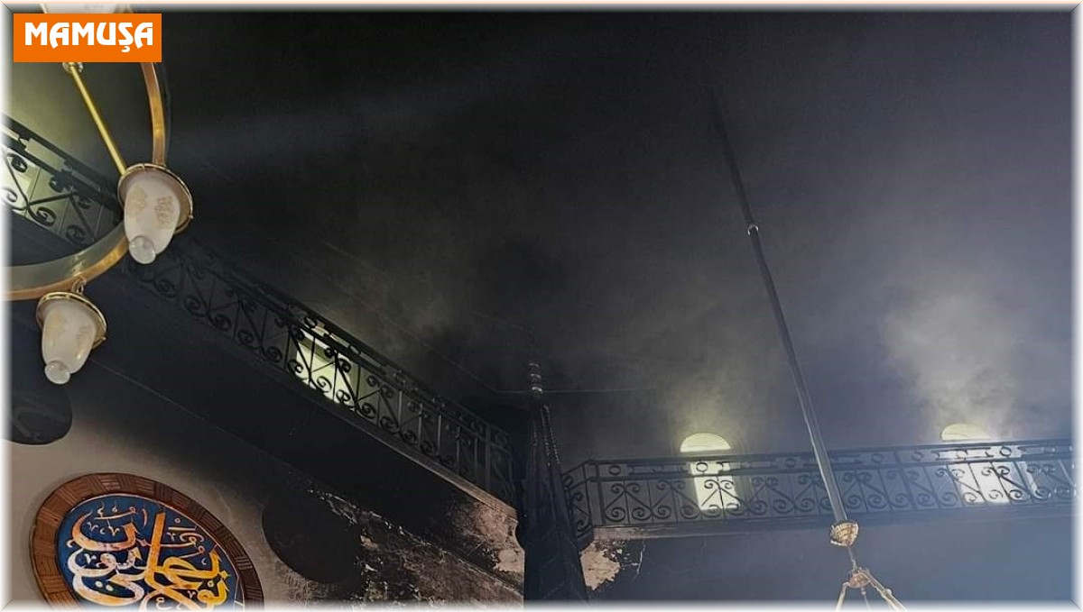 Kosova'daki Mamuşa Merkez Camii yangında büyük hasar gördü