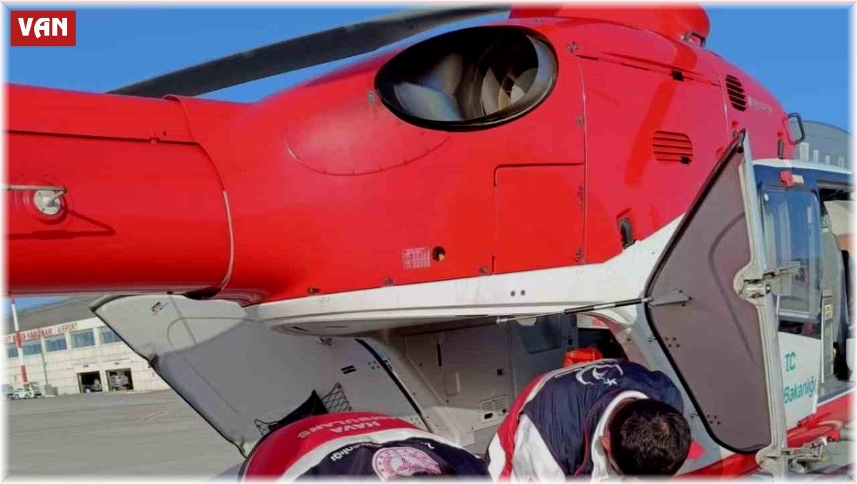 Kosta kırığı hastası için helikopter ambulans havalandı