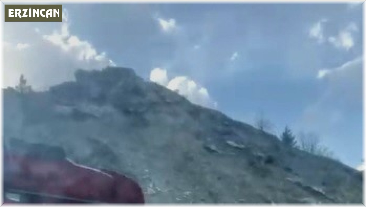 Kovan yüklü tır ile minibüs çarpıştı: 3 yaralı