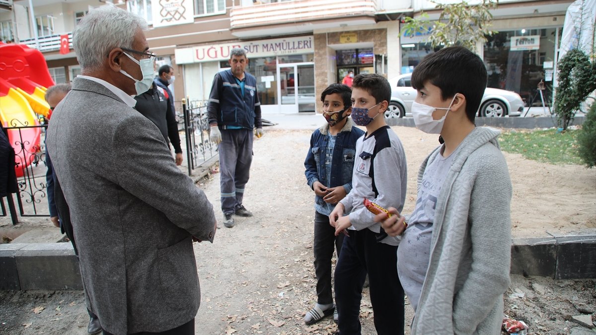 Kovid-19'u yenen Battalgazi Belediye Başkanı Güder görevine döndü