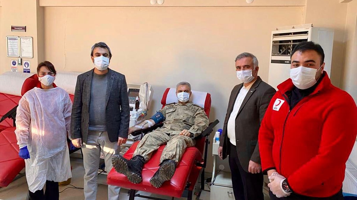 Kovid-19'u yenen jandarma personellerinden immün plazma bağışı