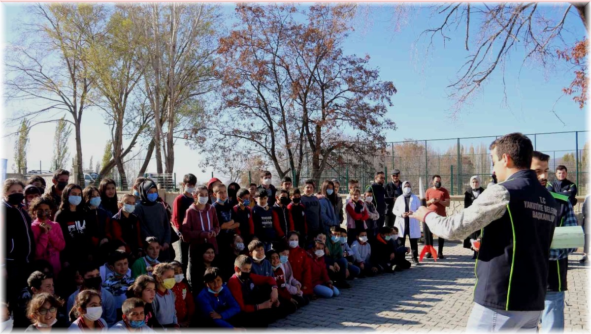 Köy çocuklarının roket ve drone heyecanı