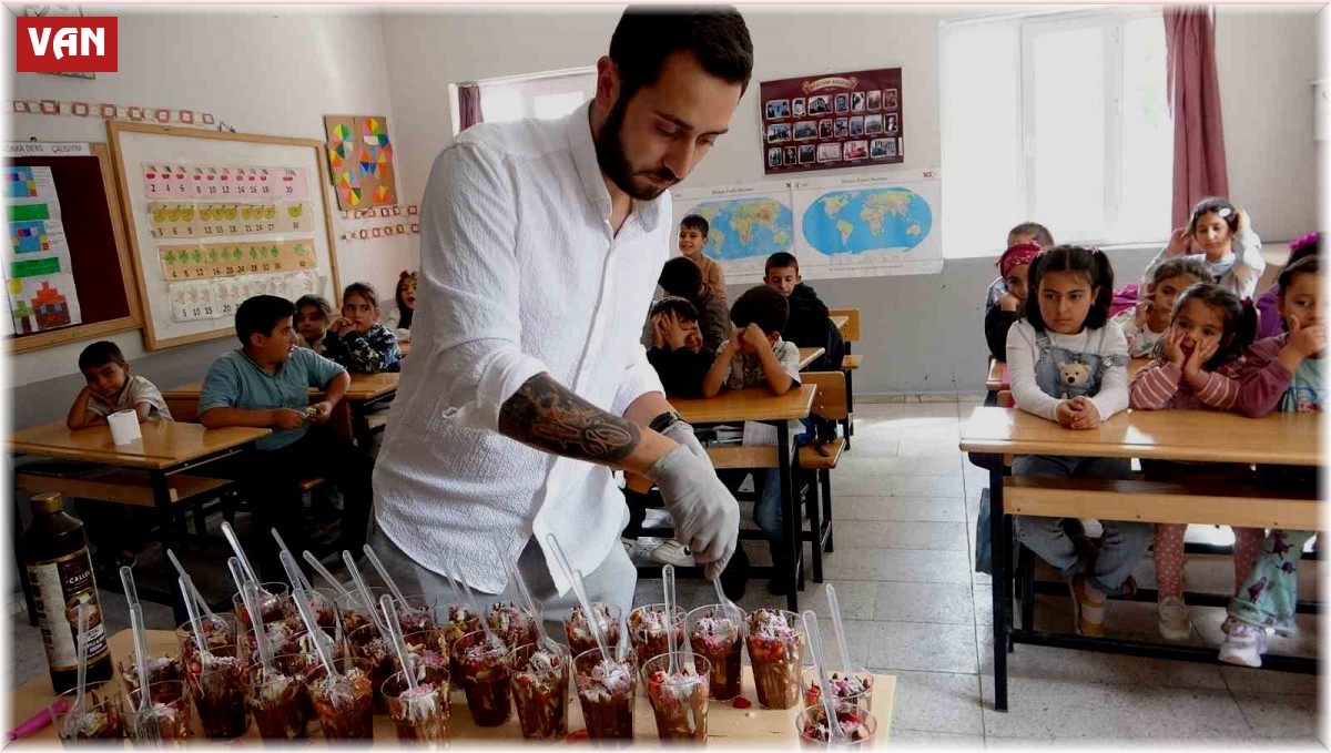 Köy köy dolaşarak çocukları waffle ile buluşturuyor