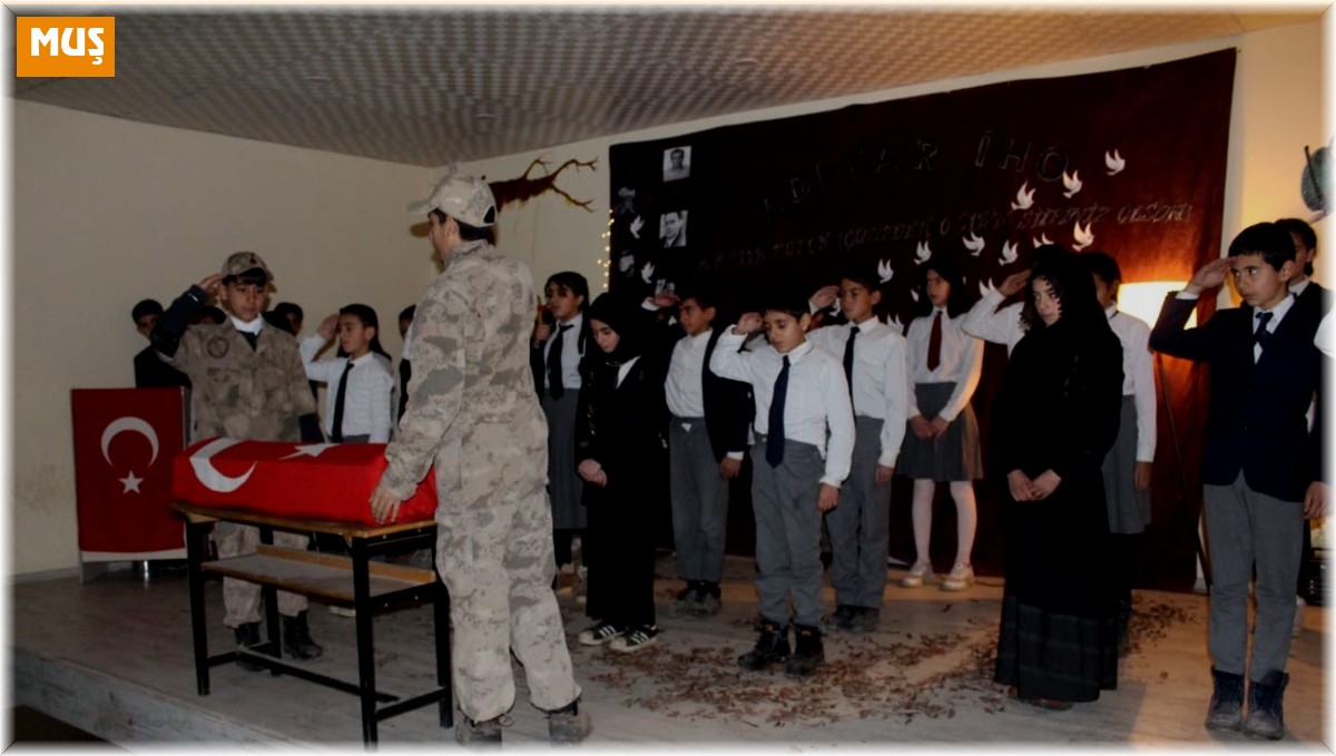 Köy okullu öğrencilerden şiir dinletisi