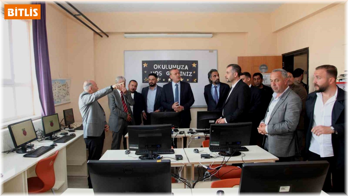 Köy okulunda robotik kodlama sınıfı kuruldu