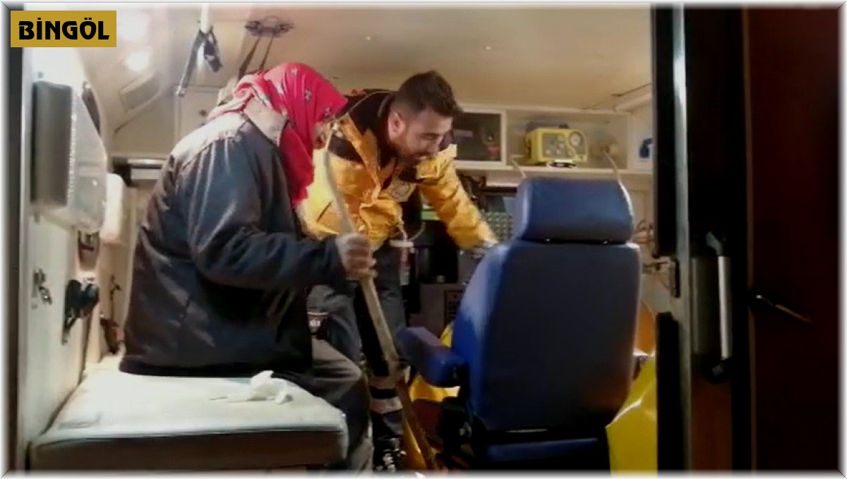 Köyde mahsur kalan hasta 4 saatlik çalışmayla kurtarıldı