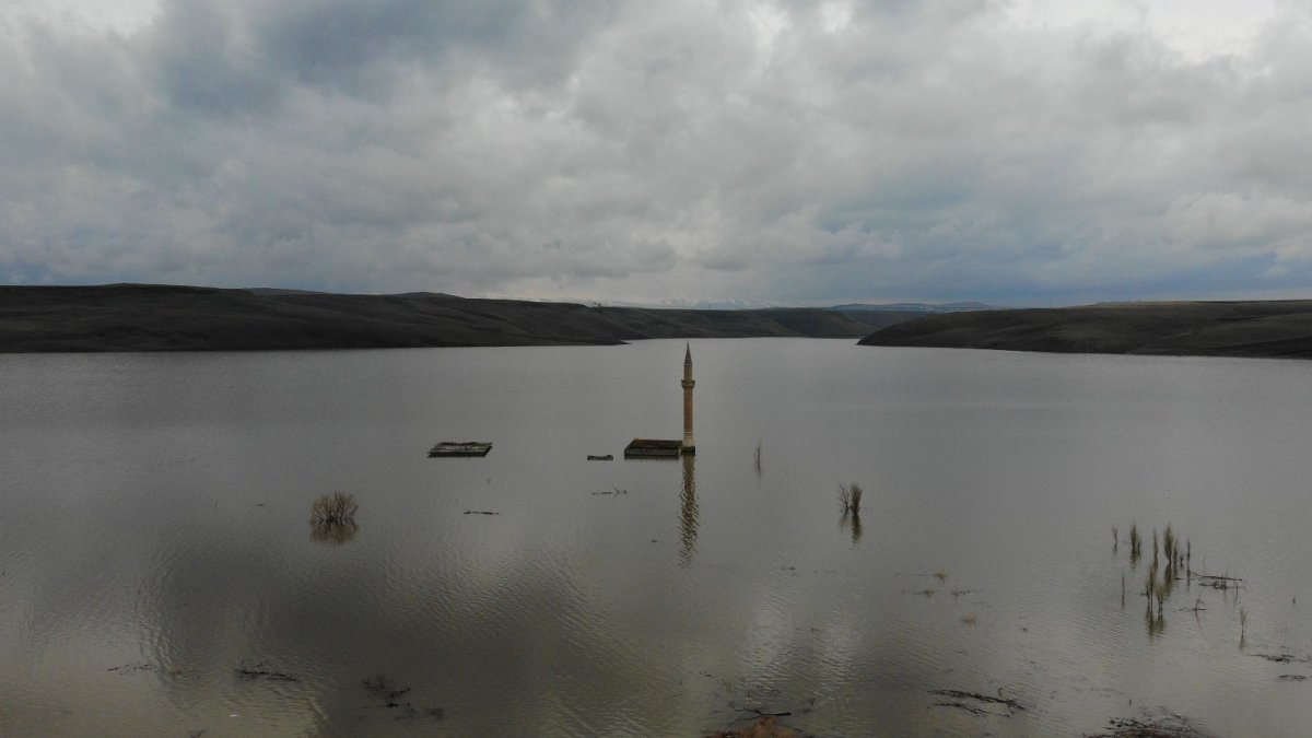 Köylerden geriye sadece cami minareleri kaldı