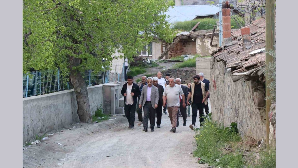 Köylüler dertlerini tek tek Başkana anlattı