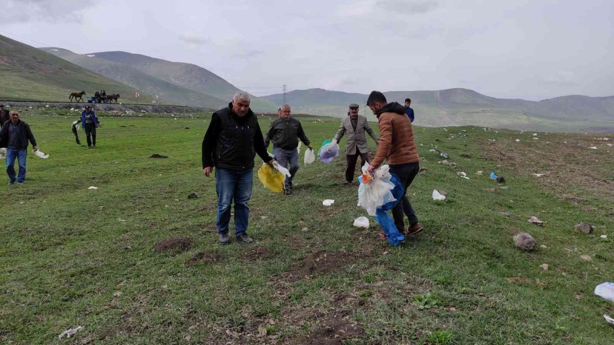 Köylülerin çöp isyanı: "Köy arazileri ilçe belediyelerinin çöplüğü mü"
