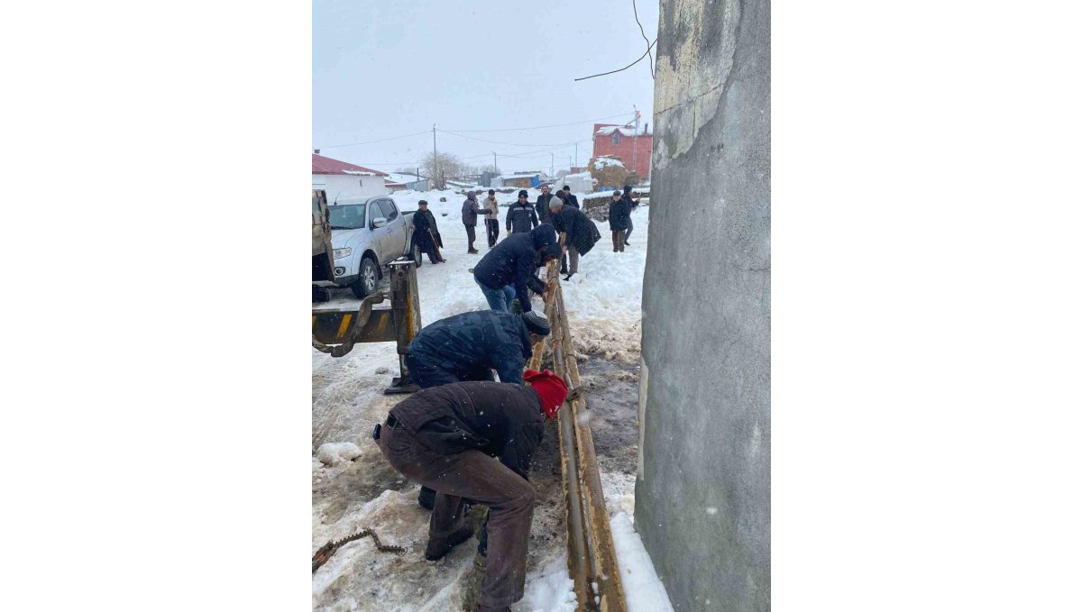 Köyün içme suyu şebekesindeki arıza giderildi