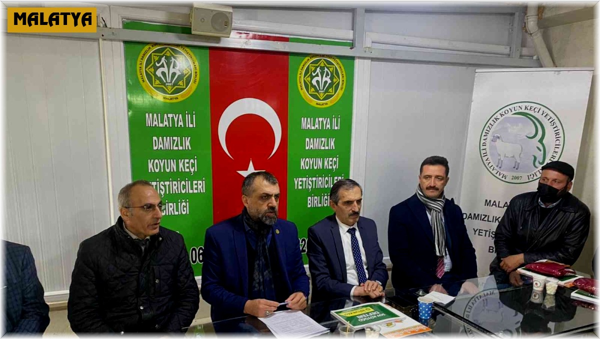 Koyun ve Keçi Birliğinden, küpe ve kayıt defteri dağıtım toplantısı