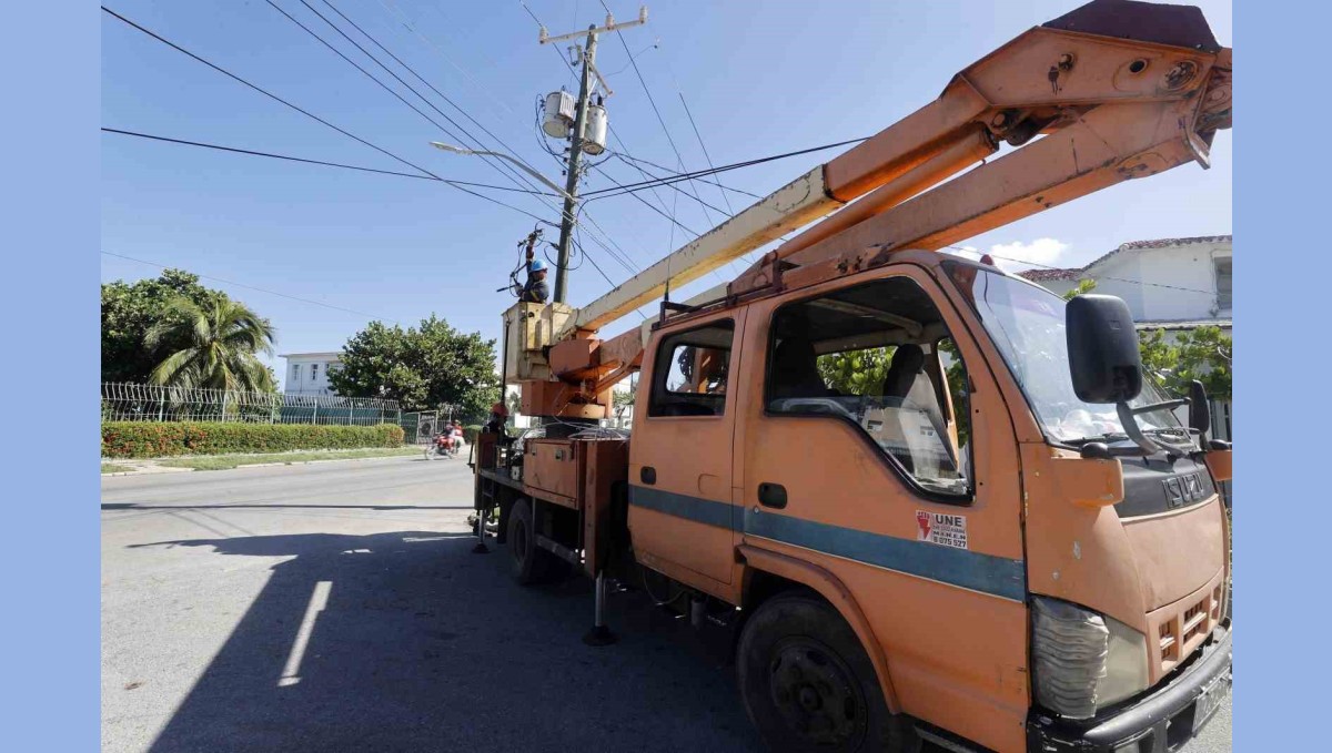 Küba'da bir yıl içinde 4'üncü kez elektrik şebekesi çöktü