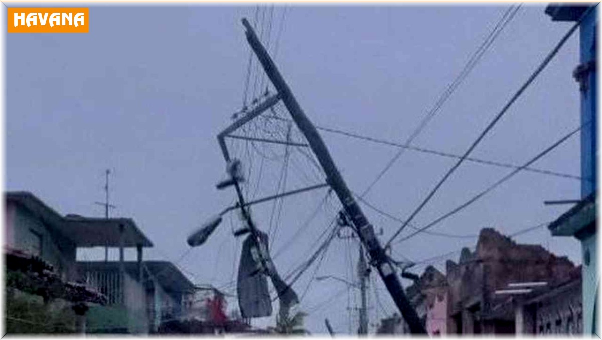 Küba kasırga nedeniyle karanlığa gömüldü