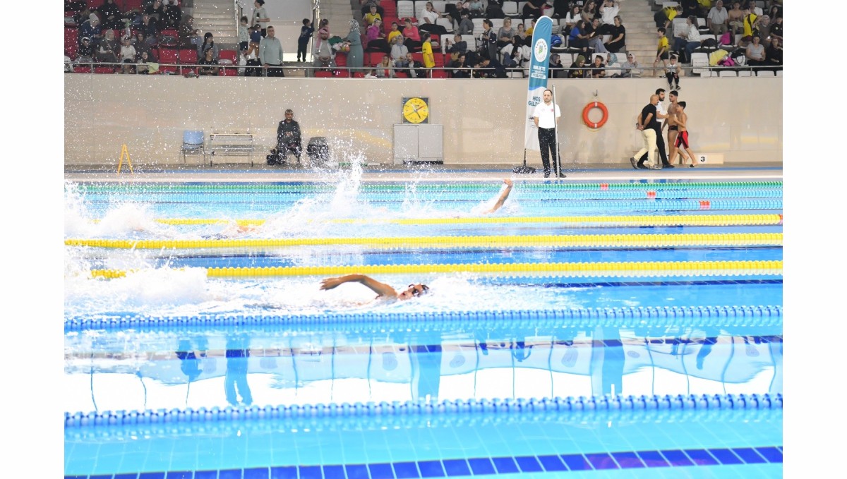 Kulaçlar Gazze için atıldı