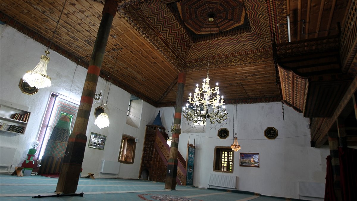 Kültür ve medeniyet şehrinin "çivisiz cami"si asırlardır ihtişamını koruyor