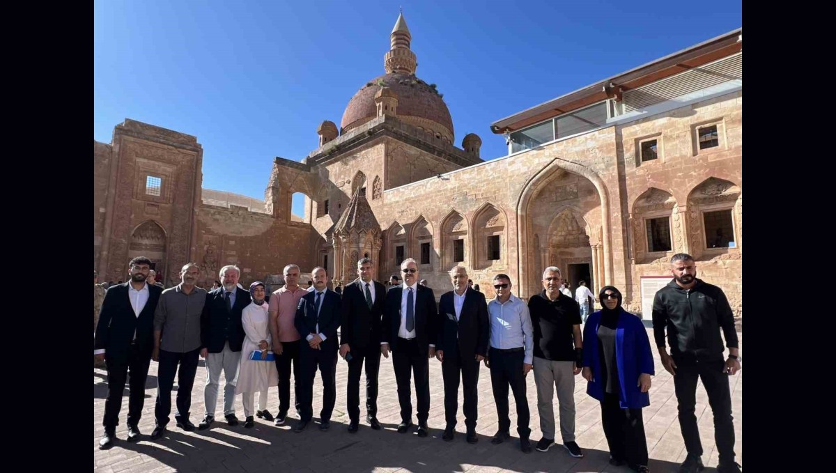 Kültür ve Turizm Bakan Yardımcısı Dr. Serdar Çam, Ağrı'da incelemelerde bulundu