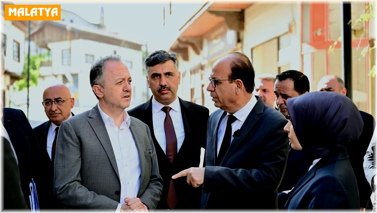 Kültür ve Turizm Bakan Yardımcısı Gökhan Yazgı, tarihi ve tescilli yapıları inceledi