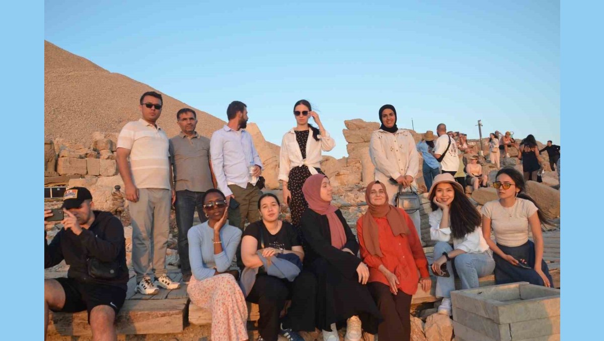 Kültürler Nemrut'ta buluştu