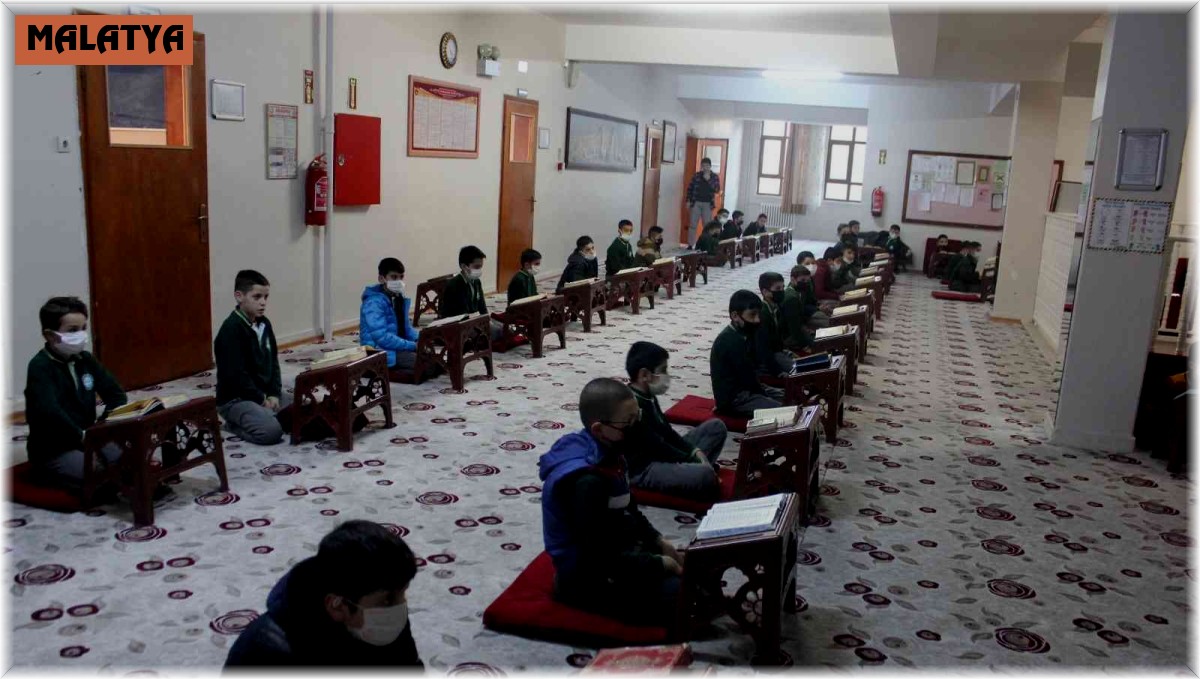 Kur'an bülbüllerinden Kur'an tilaveti