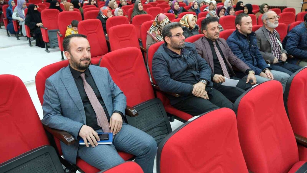 Kur'an Kursları öğreticileriyle Kasım ayı mutat personel toplantısı gerçekleştirildi