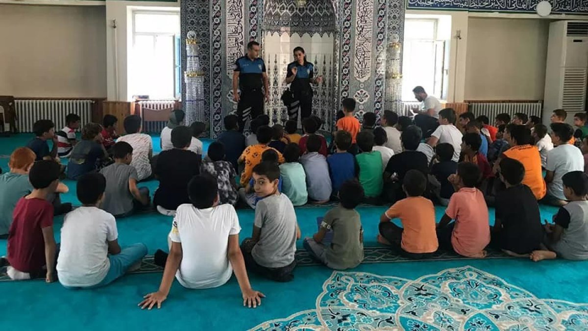 Kur'an Kursu öğrencilerine suçtan korunma yöntemleri anlatıldı