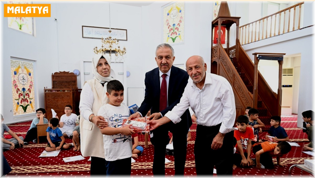 Kur'an kursunda başarılı olan öğrenciler ödüllendirildi