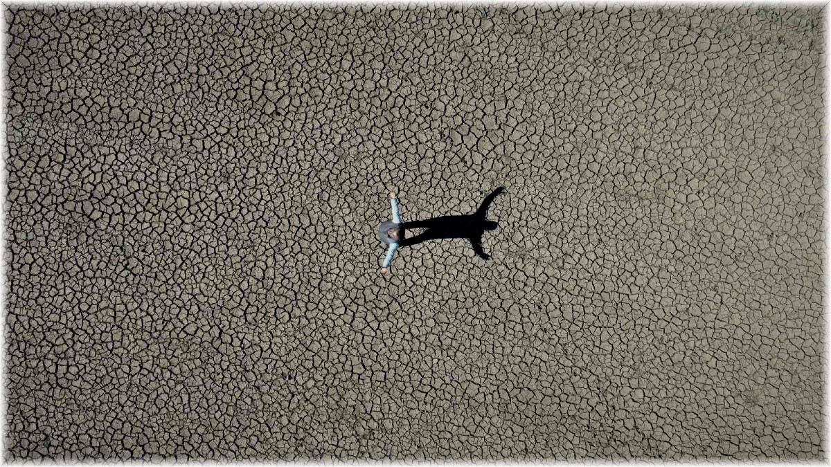 Kuraklık vurdu, baraj çöle döndü