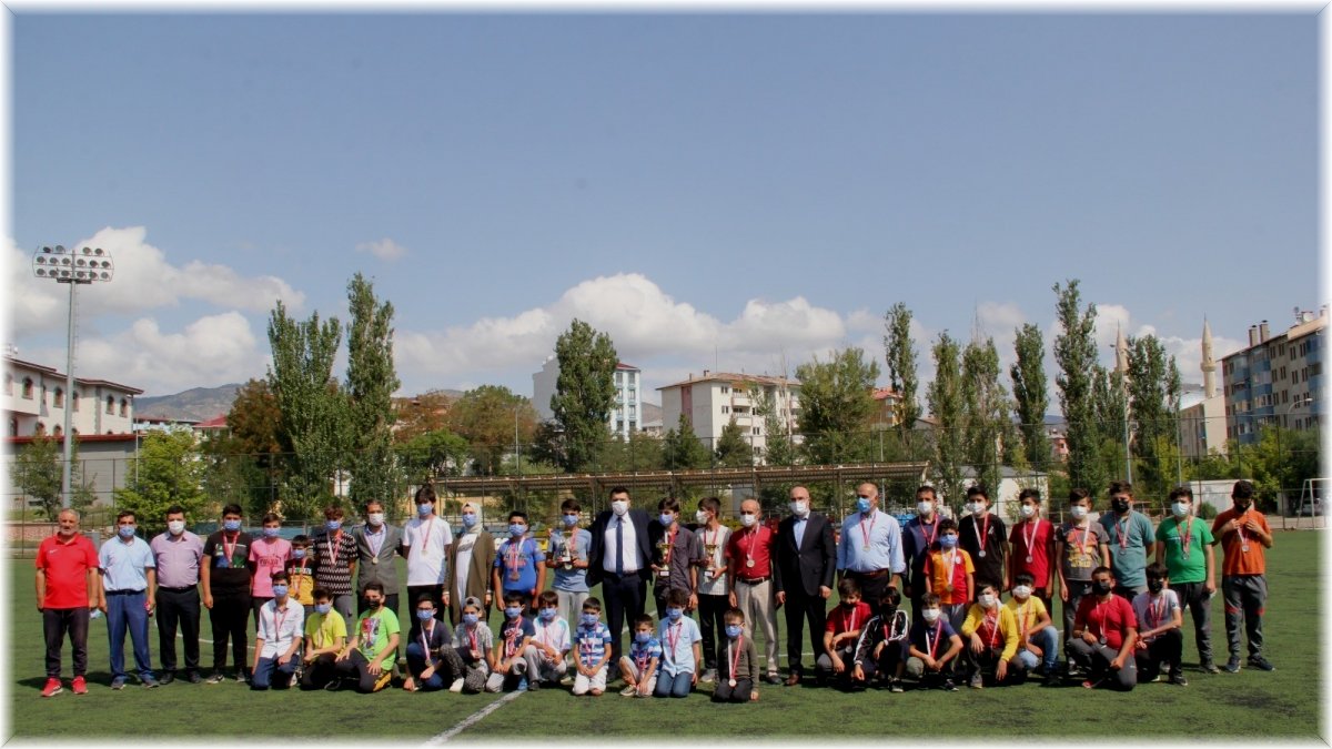 Kur’an kursu öğrencilerini futbol turnuvası sona erdi