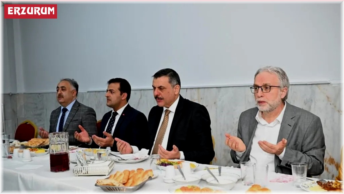 Kuran Kursunda iftarda bir araya geldiler