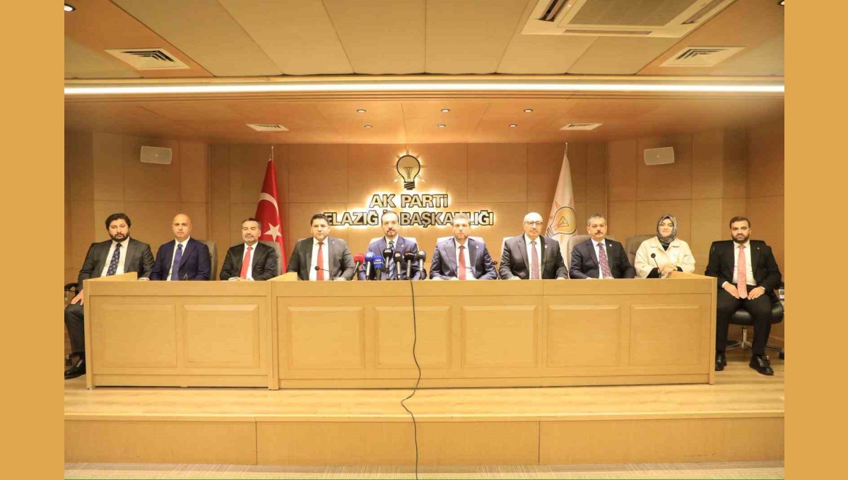 Kürşad Zorlu'dan Özgür Özel'e tepki: "Atatürk'ün milliyetçiliği Türkiye'yi şikayet etmek değil, yüceltmektir"